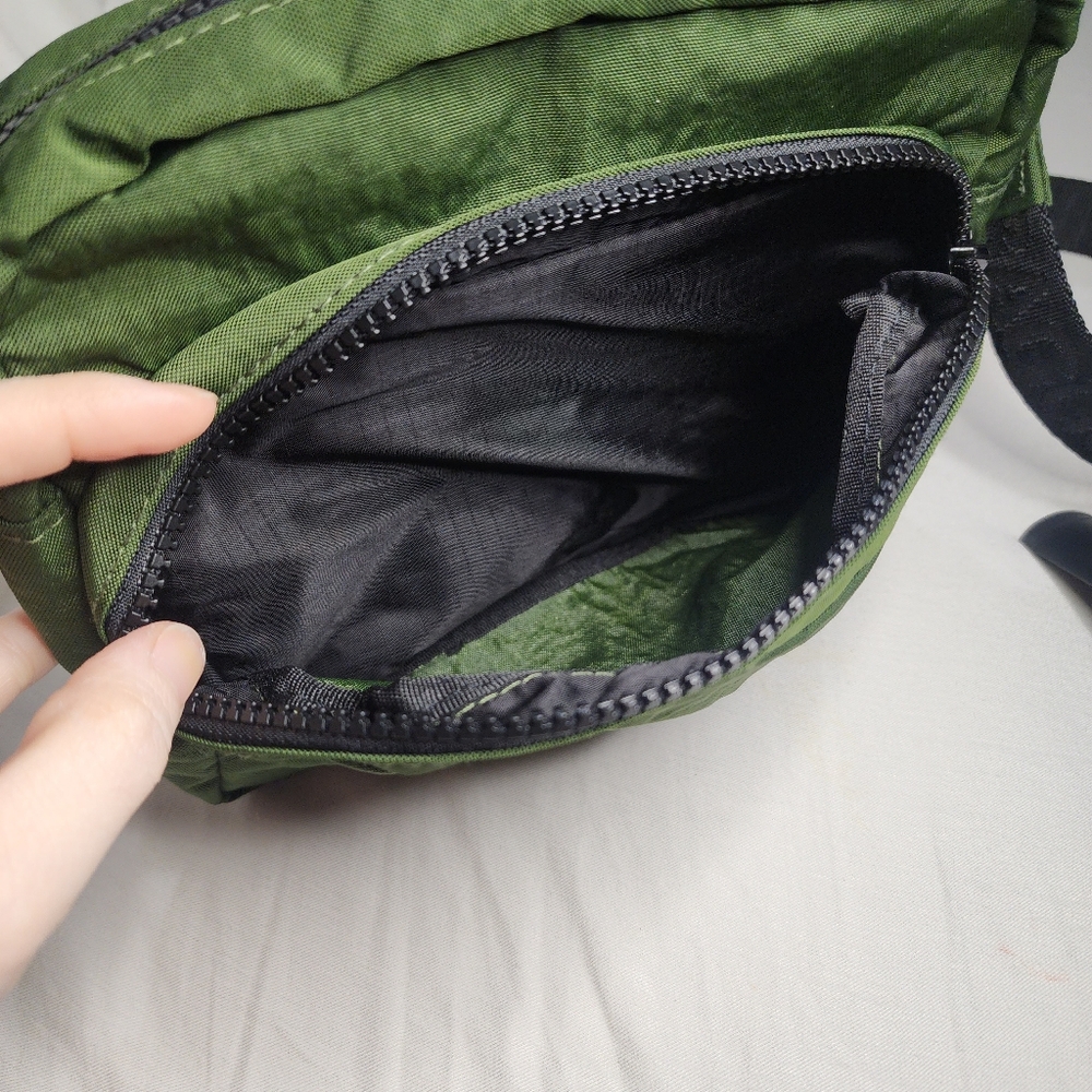 BAGGU Olive Green Sling Bag with Black Logo Strap - Picture 4 of 5